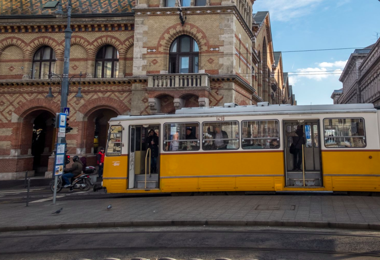 How to Plan a Tram Tour of Manchester